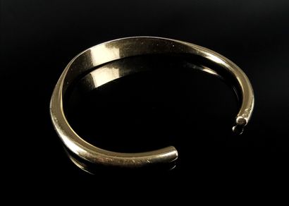null Bracelet jonc en or jaune.

L_6,4 cm.

24,57 grammes, 18K, 750°/00