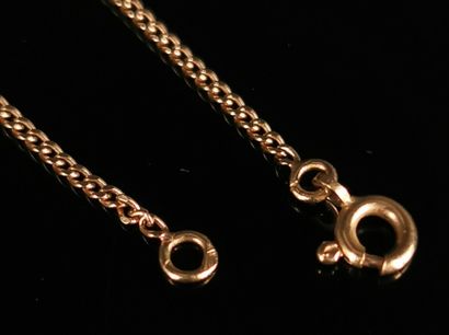 null Yellow gold chain.

L_ 39.4 cm.

2.92 grams, 18K, 750°/00