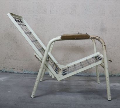 null Jean PROUVÉ (1901 -1984).

Armchair with adjustable back - circa 1950.

Structure...