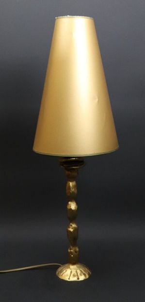 null Pierre CASENOVE (1943).

Lampe en bronze doré, modèle olives.

Signée à la base.

H_30...