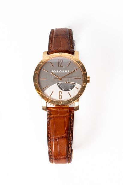 null BVLGARI.

Montre bracelet d'homme modèle "BB P 41 GL", le boîtier en or légèrement...