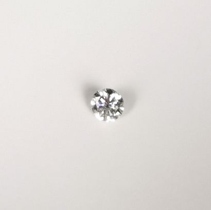 null Diamant sur papier pesant environ 0.60 carat