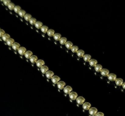 null Collier en or et perles d'or.

L_49,5 cm.

20,05 grammes, 18K, 750°/00