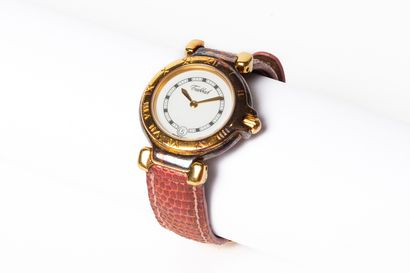 null TABBAH.

Montre bracelet de dame modèle "Première", le boîtier en vermeil.

Cadran...