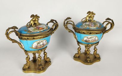 null Pair of Sèvres porcelain incense burners, the mounts in gilt bronze.

The porcelain...