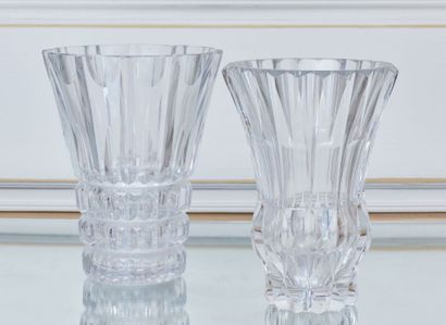 null SAINT LOUIS et VAL SAINT LAMBERT.

Deux vases en cristal.

H_25 cm et 24 cm,...