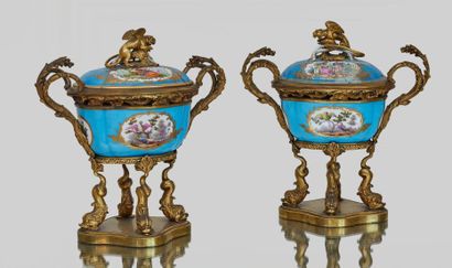 null Pair of Sèvres porcelain incense burners, the mounts in gilt bronze.

The porcelain...