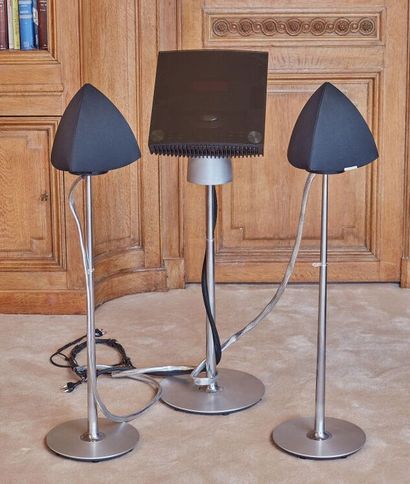 null BANG & OLUFSEN.

Chaine hi-fi BeoSound 4 et paire d'enceintes BeoLab 4, sur...