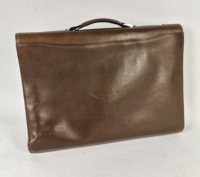 null Dark brown leather briefcase with the initials M.A., for Miguel Aleman Valdes.

H_32...