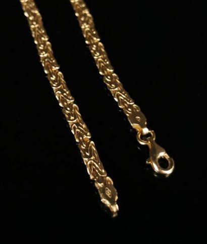null Flat articulated chain in gold.

L_ 44 cm. 

12.22 grams, 18K, 750°/00