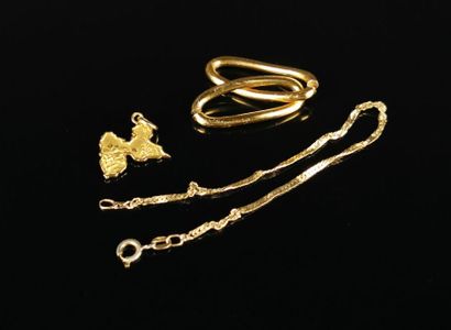 null Ensemble de bijoux en or jaune, comprenant : un bracelet (maille tordue), un...