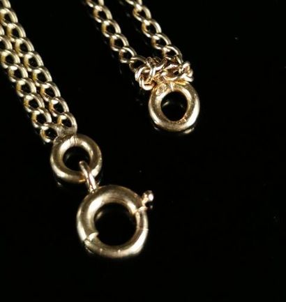 null Yellow gold necklace with interlaced links.

L_ 45.5 cm.

35.37 grams, 18K,...