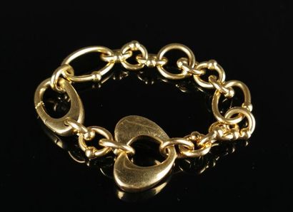null Bracelet with charms in yellow gold.

Italy.

L_ 19 cm.

27.05 grams, 18K, ...