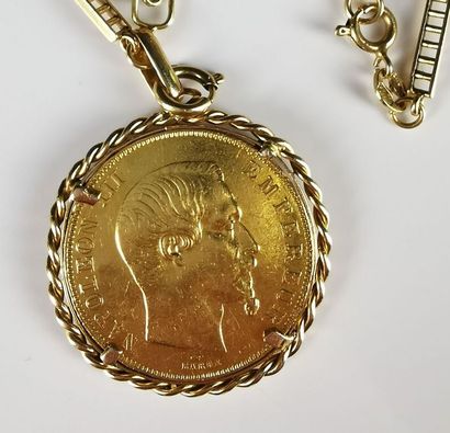 null Necklace with alternating mesh holding a pendant with a 50 francs gold coin...