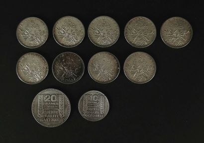 null Reunions of silver coins including :

- nine coins 5 francs sower, 

- one 10...