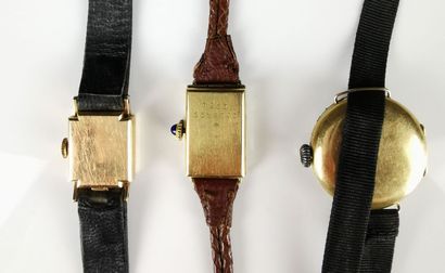 null Set of three wristwatches, one of which is a mourning watch, the cases in gold.

Gross...