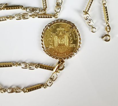 null Necklace with alternating mesh holding a pendant with a 50 francs gold coin...