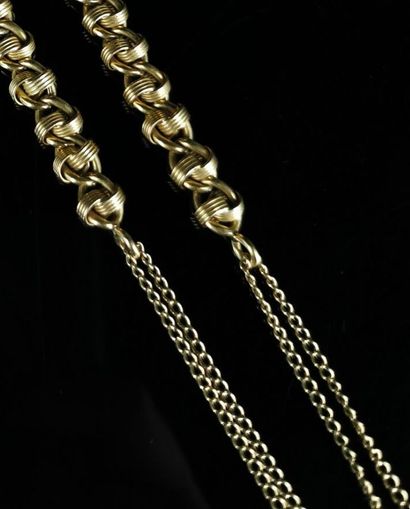 null Yellow gold necklace with interlaced links.

L_ 45.5 cm.

35.37 grams, 18K,...