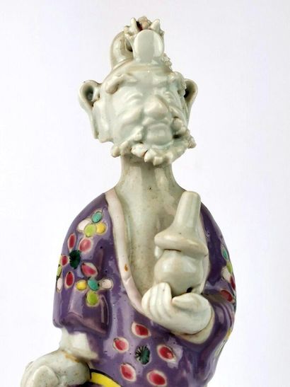 null CHINE, vers 1900.

Paire de statuettes en porcelaine émaillée polychrome figurant...