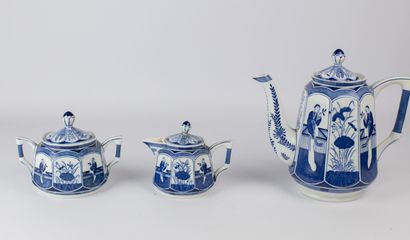 null VIETNAM or CHINA.

Tea service in blue and white porcelain including a teapot,...