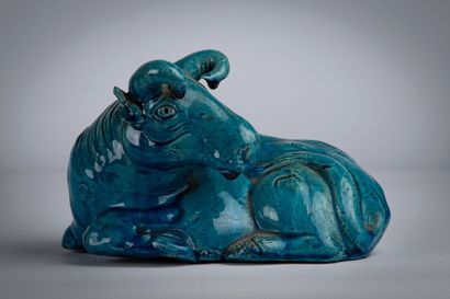 null CHINA, late Qing dynasty (1644-1911).

Reclining buffalo in blue glazed stoneware.

H_12...