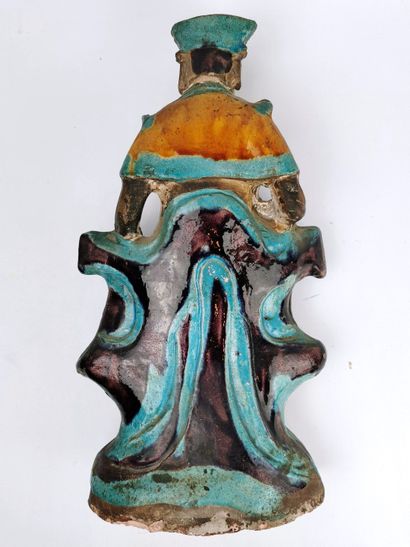null CHINA, Qing dynasty (1644-1911).

Statuette of Guanyin in eggplant, turquoise...