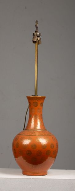 null CHINE, période Guangxu (1875-1908).

Vase balustre en porcelaine émaillée orange...