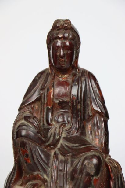 null VIETNAM.

Guanyin in red lacquered wood, sitting in rajalilasana.

XIXth century.

H_25...