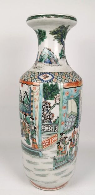 null CHINA, late 19th century.

Important porcelain and enamel scroll vase of the...