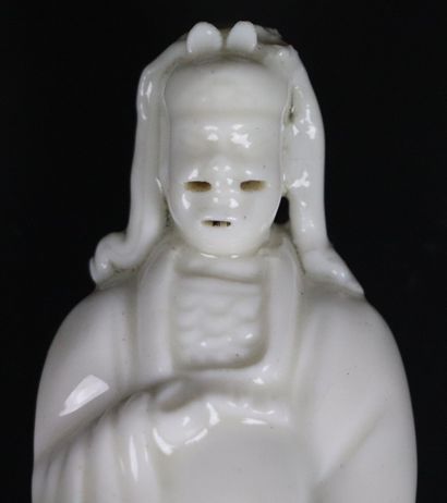 null CHINA, Kangxi period (1662-1722).

Statuette in white enamelled porcelain representing...