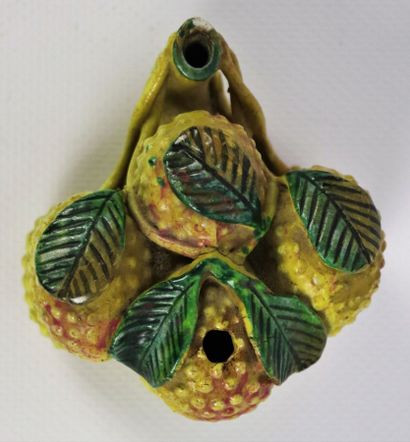 null CHINA.

Yellow and green enameled porcelain dropper with fruit on a branch.

H_5...