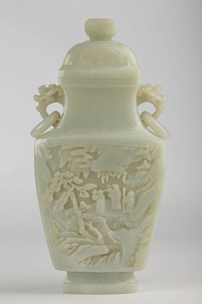null 
CHINA, Qianlong period (1736-1795).




Important covered vase in pale celadon...