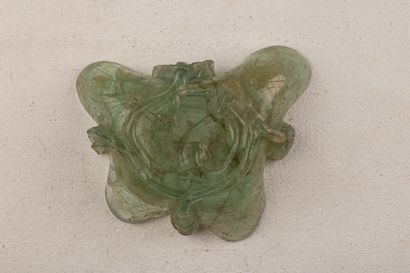 null CHINE, fin de la dynastie Qing (1644-1911).

Coupe vide-poches en quartz vert,...