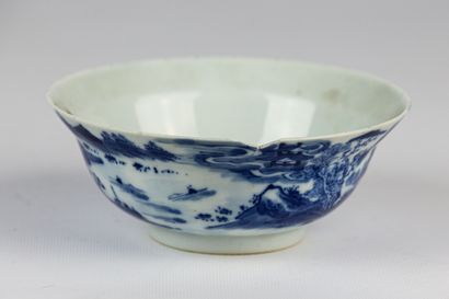 null CHINA, 19th century.

Porcelain and white-blue enamel bowl decorated with animated...