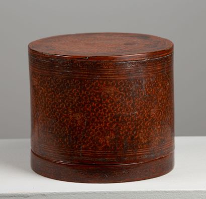null BURMA, circa 1900.

Red lacquer betel box decorated with phoenix and stylized...