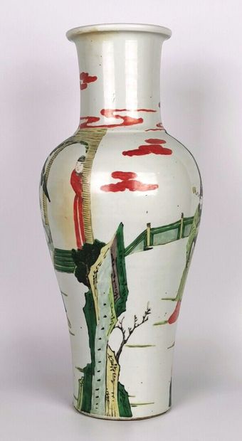 null CHINE, XIXème siècle.

Vase balustre en porcelaine et émaux de la Famille Verte...