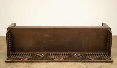 null CHINA, late 19th century-early 20th century.

Important bench in iron wood richly...
