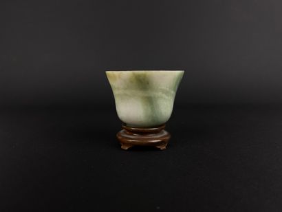 null CHINE.

Sorbet en pierre dure verte.

H_3,4 cm D_4,5 cm