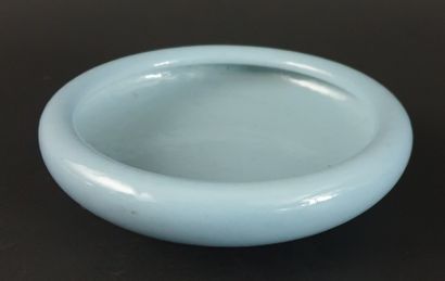 null CHINE.

Rince-pinceaux ou coupe circulaire à bord ourlé en porcelaine et émaux...