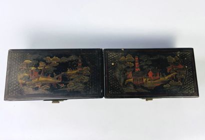 null SOUTH CHINA, 19th century.

Pair of wooden and black lacquer boxes with polychrome...