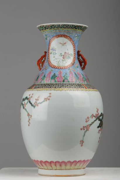null CHINA, late 19th century.

A baluster vase in porcelain and enamels of the Rose...