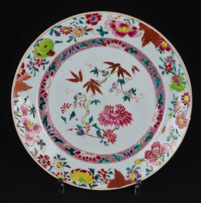 null CHINA, Compagnie des Indes, 18th century.

Porcelain plate and enamels of the...
