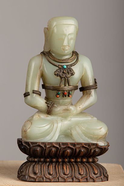 CHINE, XIXème siècle. 
Bouddha assis en jade...