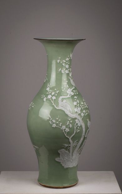 null CHINE, fin de la dynastie Qing (1644-1911).

Important vase balustre en porcelaine...