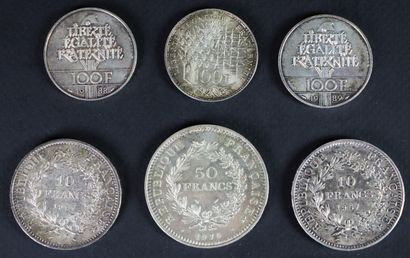  Ensemble de monnaies en argent comprenant: 
- trois pièces de 100 francs: 1982,...