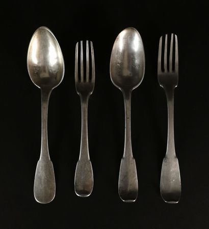 null Couvert, fourchette et cuillère en argent modèle uniplat.

XVIIIème siècle.

Les...