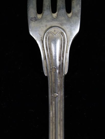 null Deux fourchettes en argent, modèle filet.

Poinçons : Minerve, XIXème siècle.

L_21...