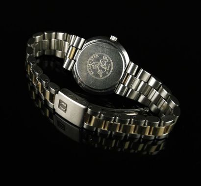  OMEGA. 
Montre bracelet de dame Seamaster en acier et métal doré. 
L_ 16.5 cm. 
D_...