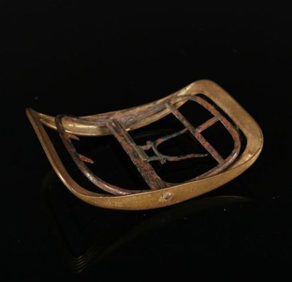 null Boucle de ceinture en métal à décor strié.

XIXème siècle.

L_ 7 cm