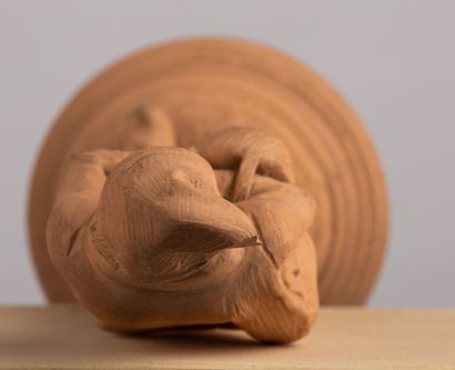 null The chilly one.

Terracotta sculpture.

End of the XIXth century.

H_22,5 cm...